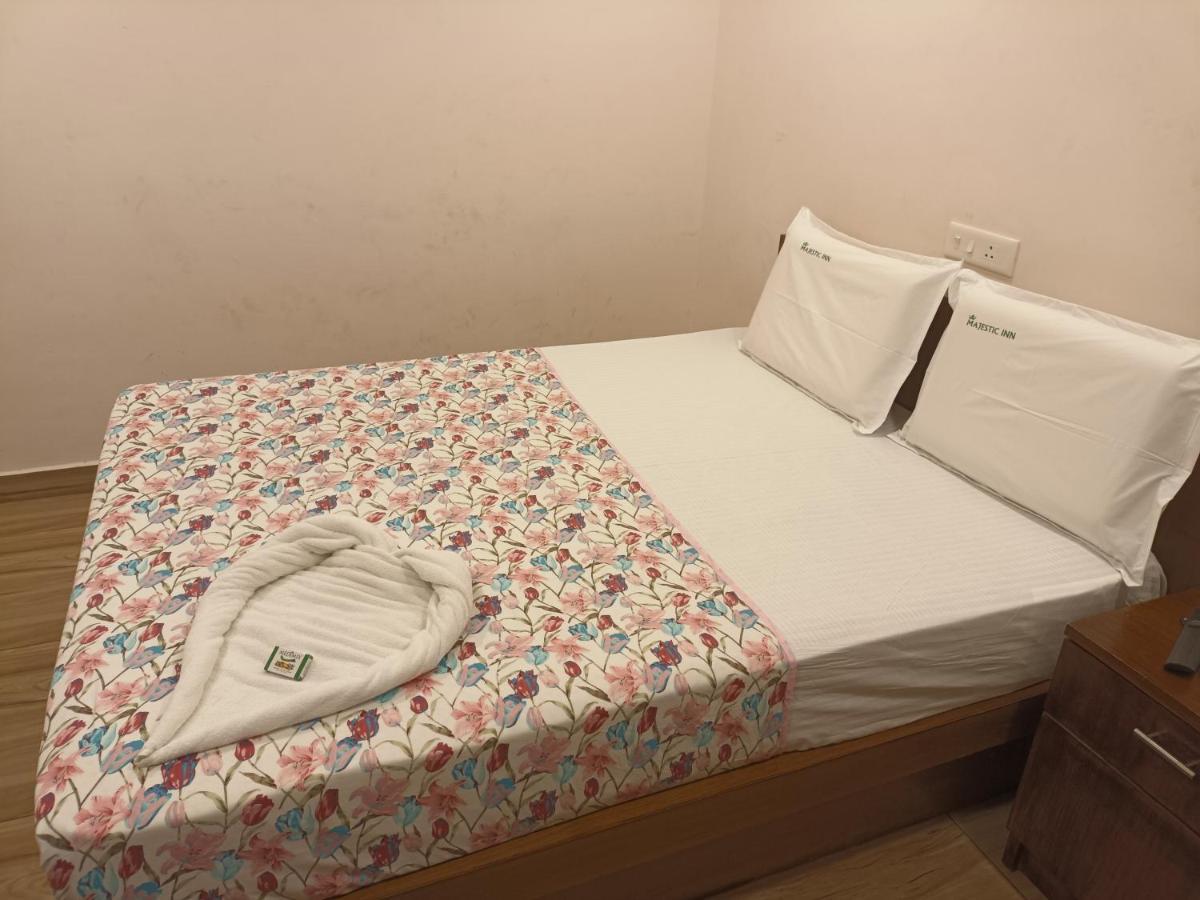تريفِندرم Majestic Inn المظهر الخارجي الصورة
