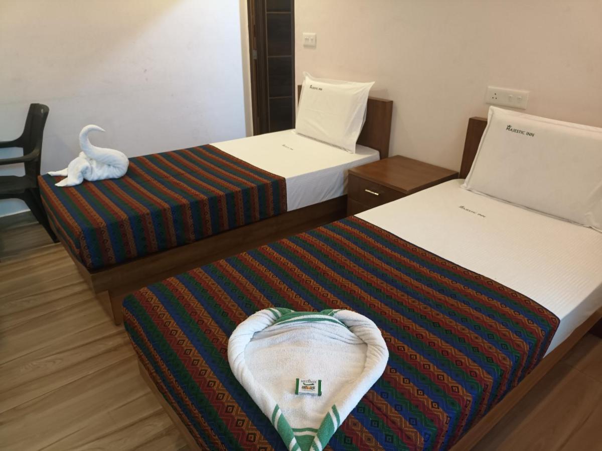 تريفِندرم Majestic Inn المظهر الخارجي الصورة