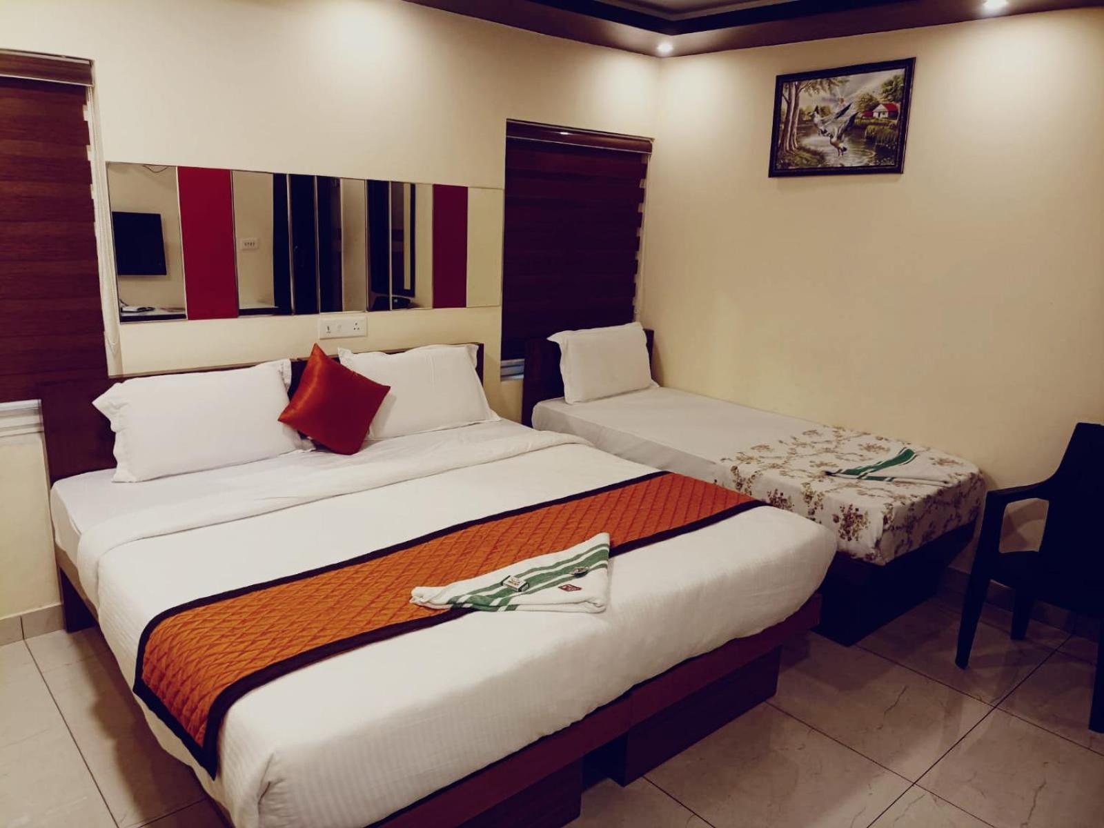 تريفِندرم Majestic Inn المظهر الخارجي الصورة